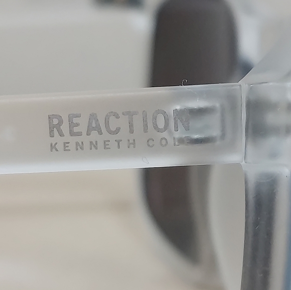 Kenneth Cole Reaction Men's Sunglasses Matte Clear Rectangular Shape KC1358 26X - Picture 3 of 8